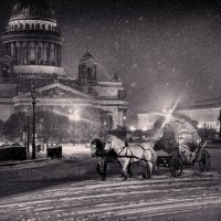 Зимняя метель на Исаакиевской :: Михаил Леоненко 