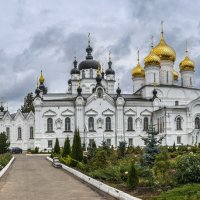 Осень -Волга.Кострома.Богоявленский Анастасьевский монастырь. :: юрий макаров