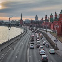 Вид на Кремлевскую набережную :: Сергей Кичигин