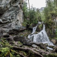 Водопад на ручье :: Виктор Четошников