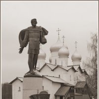Памятник Александру Невскому. Борисоглебская церковь. :: Николай Панов