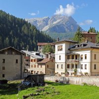 Небольшой город или деревня в Итальянских Альпах :: skijumper Иванов
