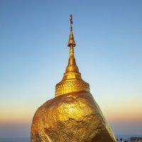 Буддийская святыня :: Евгений Печенин