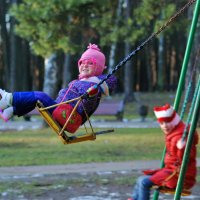 На качелях :: Светлана Былинович