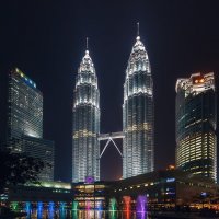 Башни Петронас...(башни близнецы). Малайзия. Куала-Лумпур! :: Александр Вивчарик