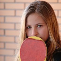 Девочка с ракеткой для игры в пинг-понг :: Олег 