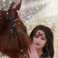Восточная девушка с лошадью :: Yarina Yarina
