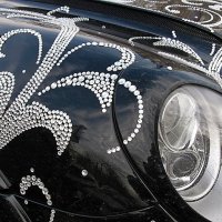 Автомобиль Porsche Cayenne украшенный 50.000 кристаллами Swarovski. Фрагмент. :: Татьяна Беляева