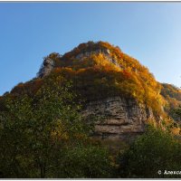Золотая осень  в Тызыльском ущелье :: Александр Богатырёв