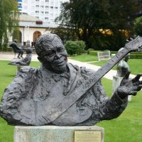 Памятник легендарному американскому блюзовому гитаристу Би Би Кингу :: Елена Павлова (Смолова)