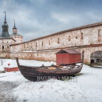 Лодка в монастыре :: Юлия Батурина