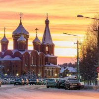 На фоне огненного январского заката... :: Николай Зиновьев