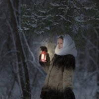 В лесу с фонариком :: Любовь Гулина