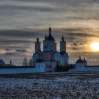 Свенский монастырь в зимних лучах :: villy 