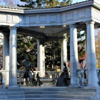 Памятник Пушкину и Гончаровой :: Василий 