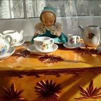Куколки. Что же выбрать - чай или кофе?.. :: Нина Корешкова