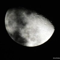 Убывающая луна в тени облаков. :: Валерьян Запорожченко
