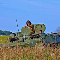 С ДНЁМ ЗАЩИТНИКА ОТЕЧЕСТВА! :)   ... катание на военной технике МТ-ЛБ ) :: Елена Хайдукова  ( Elena Fly )