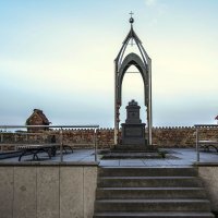 Надгробный памятник магистру-2 :: Александр Рябчиков