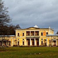 Прогулки по Лен области. Дворец Лейхтенбергских в парке Сергиевка. :: Фёкла 