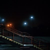Пешеходный мост ночью... :: Вадим Есманович