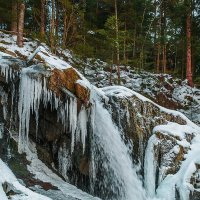 У водопада. :: Юрий Гординский