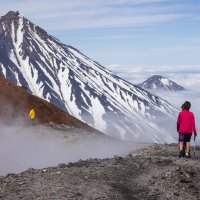 Прогулка по кратеру вулкана :: Александр Россихин