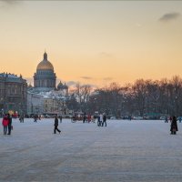 Зимний вечер на Дворцовой площади :: Сергей Кичигин