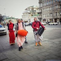 Кришнаиты.. Москва, Страстной бульвар... :: Алексей Архипов