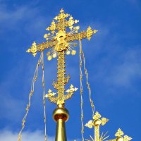 Надглавные кресты над храмом Воскресения Христова в Кадашах (Москва) :: Анатолий Мо Ка