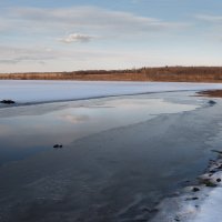 Вечерком мартовским на озере ... :: Евгений Хвальчев