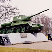 Легендарный Т-34 у музея-панорамы "Прорыв" :: Екатерина Забелина