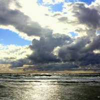 Облака и море. :: Liudmila LLF