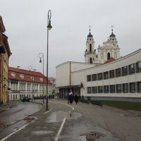 Здание гимназии имени поэтессы Саломеи Нерис (справа) :: Елена Павлова (Смолова)