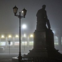 Туман в городе :: Константин Бобинский