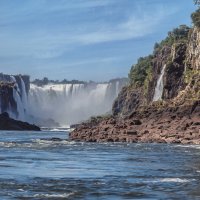 Каскад водопадов Игуасу. вид с территории национального парка Аргентины :: Svetlana Galvez