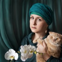 автопортрет с орхидеей и котом :: Татьяна Исаева-Каштанова
