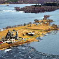 скоро приземление в Кижи :: Георгий А