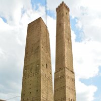 Падающие башни в Болонье :: Eldar Baykiev