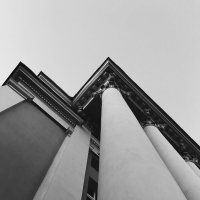 Corner of a building column against the sky :: Roman Griev