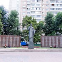 Монумент "Вечная Слава работникам 1-го ГПЗ, погибшим в Великой Отечественной войне" :: Александр Качалин