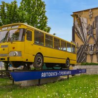 Памятник автобусу ЛиАЗ – 677 :: Анатолий Шумилин