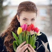 Первые тюльпаны :: Ирина Емельянова