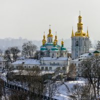 Вид на Дальние пещеры Киево-Печерской лавры зимой :: Сергей Бочаров