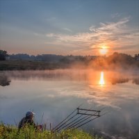 Утренняя рыбалка :: Владимир Костылев