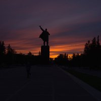Ленин на закате :: Павел Trump
