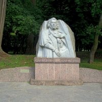 Памятник Адаму Мицкевичу :: Сергей Карачин