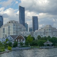 Впереди беседка над водой, где мы и передохнём! :: Юрий Поляков