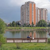 Хорошо иметь пруд у дома своего :: Валерий Иванович