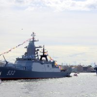 Корвет "Бойкий" и фрегат "Адмирал Касатонов" :: Валерий Новиков